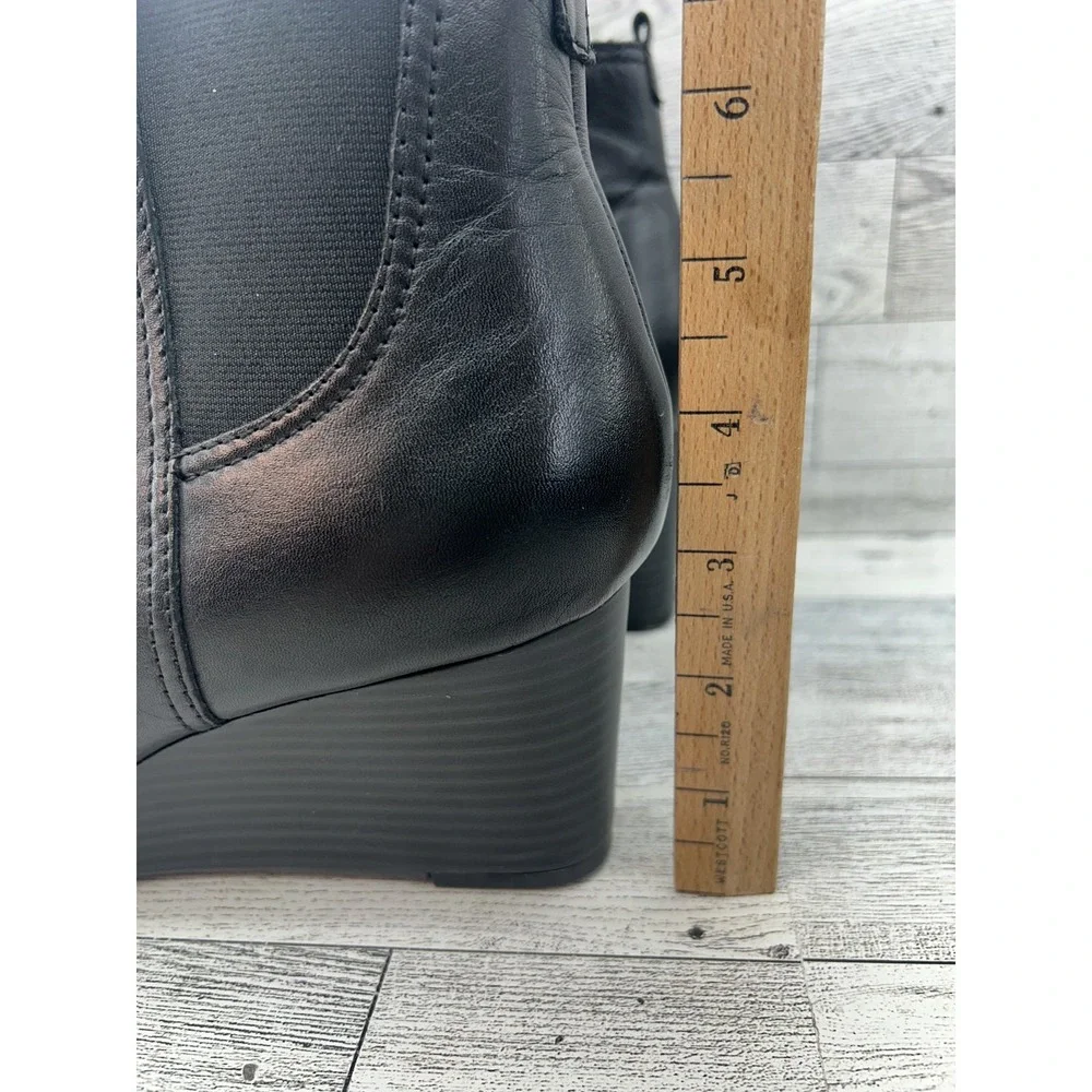 Clarks Boots Womens Size 11 Black Leather Wedge Ankle‎ Booties Side Zip Comfort